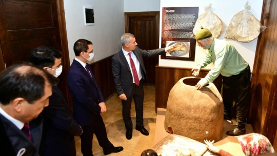 'Çok Değerli Eserler, Tebrik Ederiz'