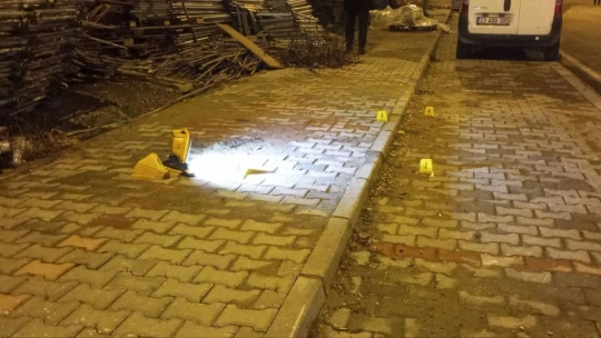 Alacak verecek kavgası kanlı bitti: 2 yaralı