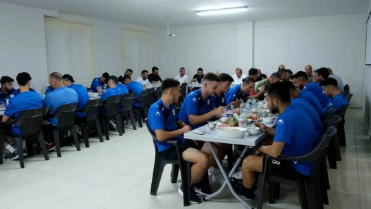 Arguvanspor'da sezon öncesi moral yemeği