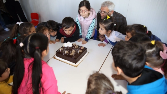 Güder'den miniklere doğum günü sürprizi