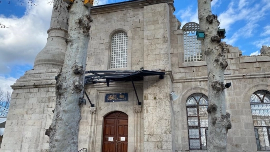 Depremin yıktığı Yeni Cami yeniden aslına uygun inşa edilecek