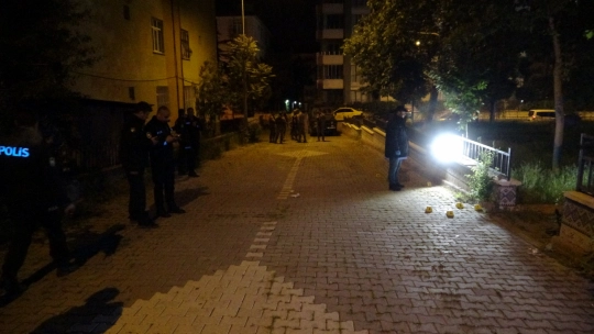 Tartıştığı şahısların üzerine kurşun yağdırdı: 3 yaralı