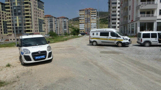 Ofis basan öfkeli baba ortalığı savaş alanına çevirdi