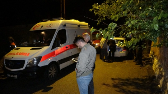 Malatya'da hasarlı evde göçük meydana geldi