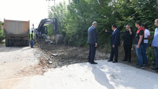 Gürkan, Orduzu Kaldırım Mahallesinde yol çalışmalarını inceledi