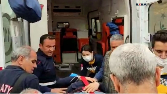 Malatya'da otomobil şarampole yuvarlandı: Bir yaralı