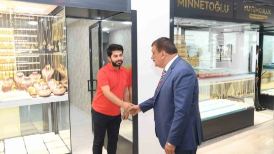 Başkan Gürkan Yeni Kuyumcular Çarşısında incelemelerde bulundu