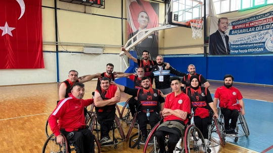 Voleybol ve Tekerlekli Sandalye Takımları Haftayı Galibiyetle Kapattı