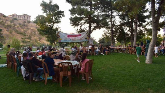çocuklar uçurtma şenliği ile doyasıya eğlendi