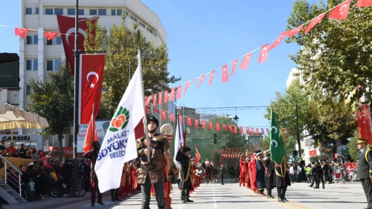 Malatya'da 29 Ekim Cumhuriyet Bayramı Coşkuyla Kutlandı