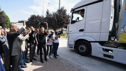 Ankara'dan Malatya'ya 2 tır okul materyali gönderildi