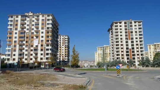 Deprem öncesi 6 milyona satılan daireler 1 milyona alıcı bulamıyor