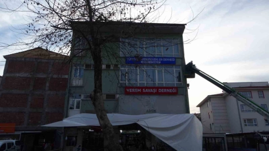Depremde Malatya'da bazı evlerin dış cephelerinde ayrışmalar oldu