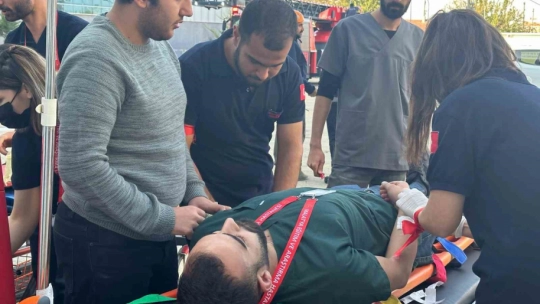 Depremle yıkılan Malatya'da deprem tatbikatı gerçeği aratmadı