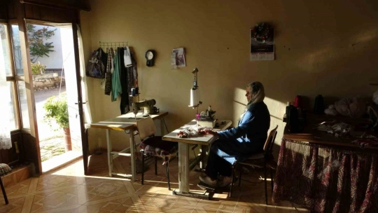 Dikiş makinesinin başında geçen 60 yıl