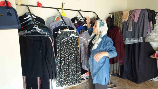 Dikiş makinesinin başında geçen 60 yıl
