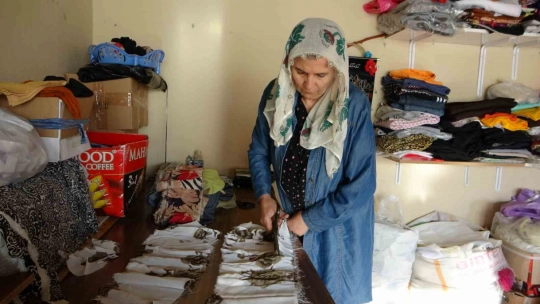 Dikiş makinesinin başında geçen 60 yıl