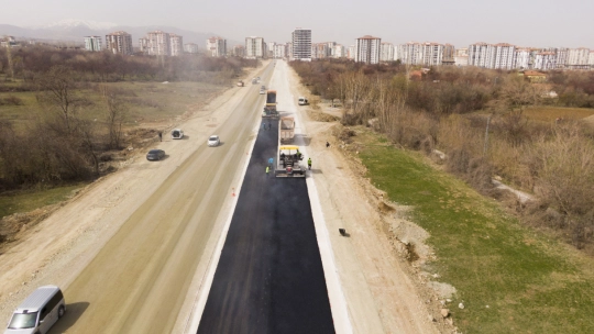 Başkan Gürkan, Asfalt çalışmalarını yerinde inceledi
