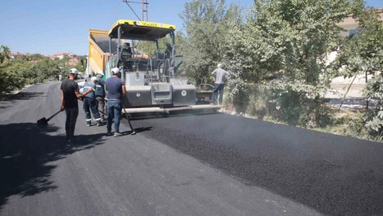 Doğalgaz tamamlandı asfalt yapımı başladı
