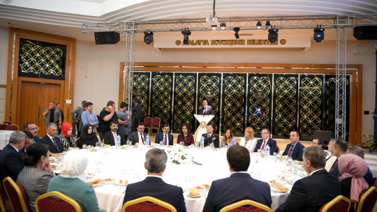 Vali Baruş'a Nikah Sarayında Veda Programı Düzenlendi