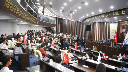 Çocuk Meclisi Başkan Gürkan İle Bir Araya Geldi
