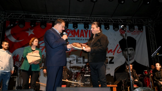 Gençlik Şöleni konserine binlerce Malatyalı katıldı