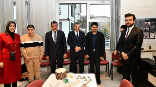'Tuvalimdeki Ezgiler Sanat Atölyesinin' Açılışı Yapıldı