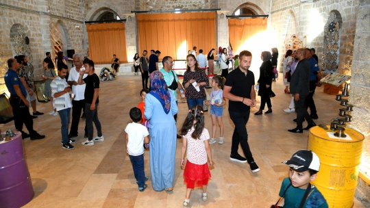 'İşler Nasıl Karma Sergisi', Taşhoran Kültür ve Sanat Merkezinde açıldı