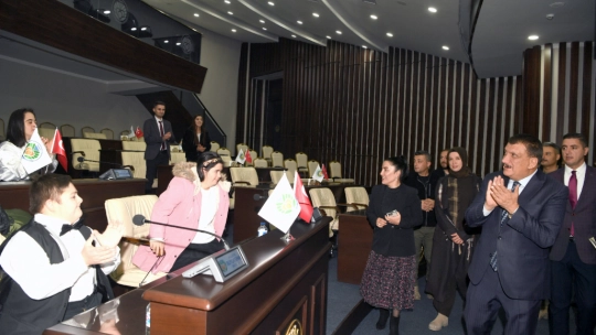 Otizmli çocuklardan Büyükşehir Belediyesine Ziyaret