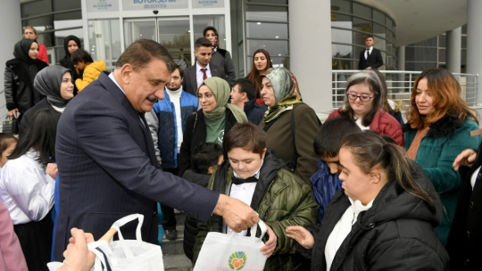 Otizmli çocuklardan Büyükşehir Belediyesine Ziyaret