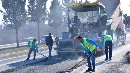 Eski Malatya yolunda asfalt çalışmaları devam ediyor