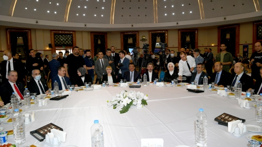 Başkan Gürkan, 'Yılın Başarılı Belediye Başkanı' ödülüne layık görüldü