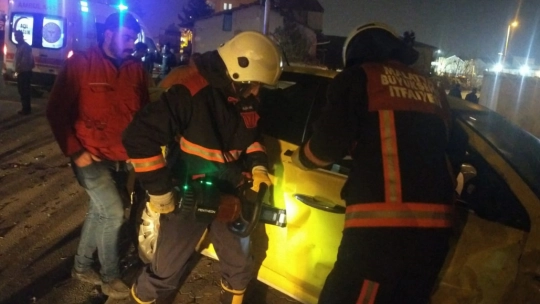 Malatya'da 2 araç çarpıştı: Biri ağır 3 yaralı