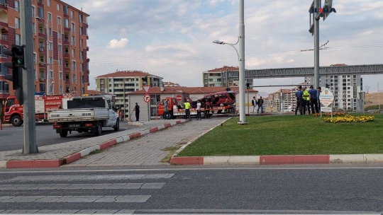 Malatya'da 2 aracın karıştığı kazada 3 kişi yaralandı