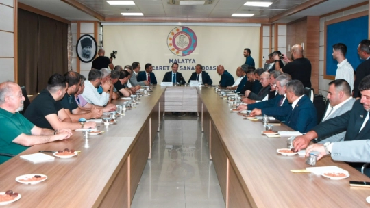 Erbakan, Malatya'da esnaf temsilcilerini dinledi