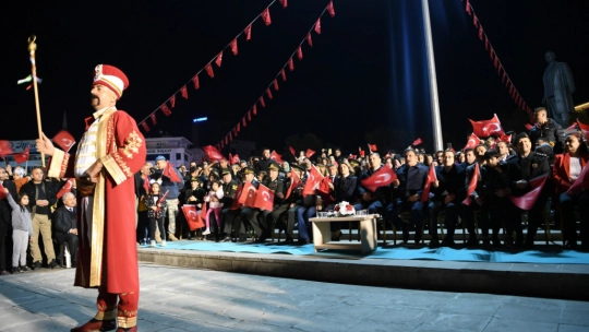 Malatya'da kortej yürüyüşü ve fener alayı düzenlendi