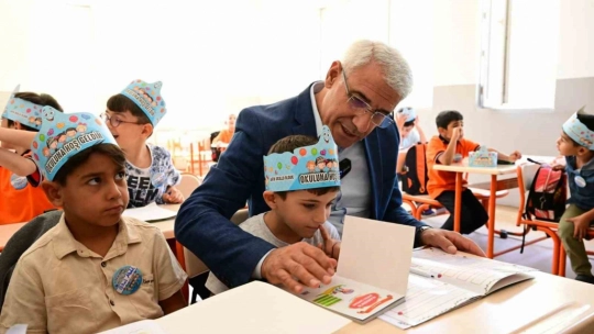 Güder'den öğrencilere ilk ders sürprizi
