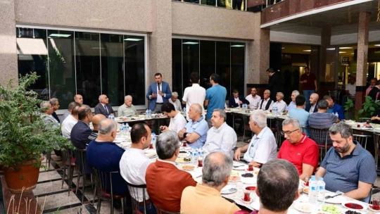 Güder, esnafı yalnız bırakmıyor