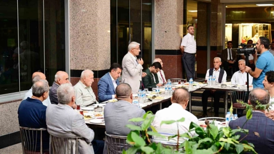 Güder, esnafı yalnız bırakmıyor