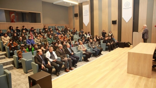 Mehmet Ali Aydınlar Fen Lisesi'nde söyleşi programı düzenlendi