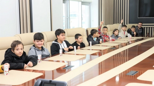 Genç İHH'ler Faaliyetlerini Başkan Güder'e Anlattı