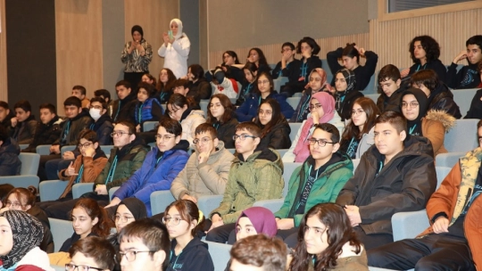 Mehmet Ali Aydınlar Fen Lisesi'nde söyleşi programı düzenlendi