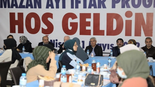Başkan Güder, Öğrenciler İle İftarda Buluştu