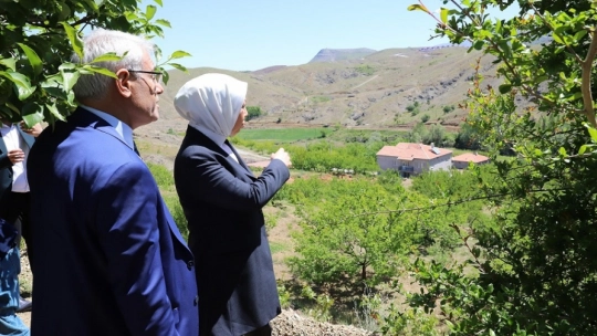Alhanuşağı Mahallesinde Yol Çalışmaları Devam Ediyor