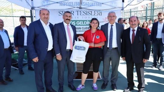 Spor Sahaları Törenle Hizmete Açıldı