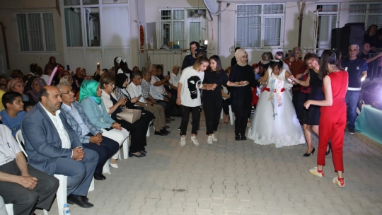 'Battalgazi'de Yaz Akşamları' programında özel bir düğün gerçekleşti