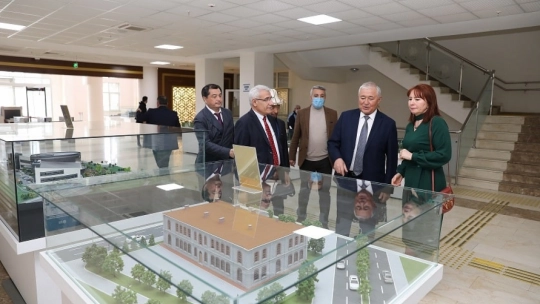Kırgızistan Heyetinden Başkan Güder'e Kardeşlik Ziyareti