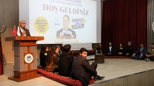 Obama'nın Türk Danışmanı Battalgazi'deki Gençlerle Buluştu