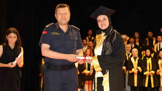 İnönü'den bu yıl 112 diş hekimi mezun oldu