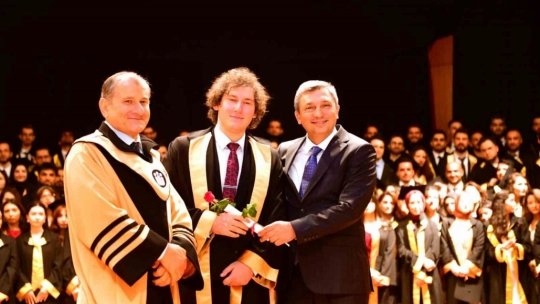 İnönü Üniversitesi Tıp Fakültesi'nde mezuniyet coşkusu